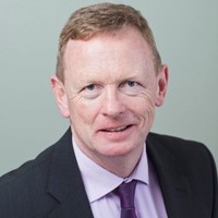 E-mail e número de telefone de Enda Moynihan