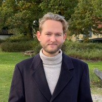 Tom Smit Email & Phone Number