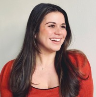 Giana Hiniker Email & Phone Number