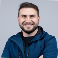 Lucan Vinicius Email