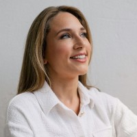 Réka Tóth Email