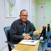 Moisés S. Email