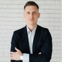 Piotr Tomaszewski Email