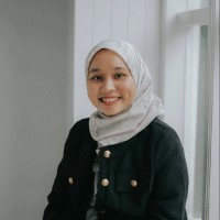 Dwi Putri Email