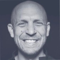 Email e telefono di Nick Dadas