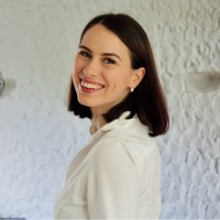 ABOUT YOU Employee Julia Heck's profile photo