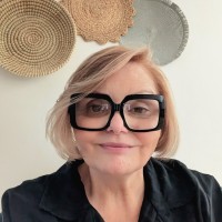 Tess Ryan Email