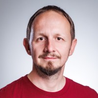 Thomas Schuetz Email
