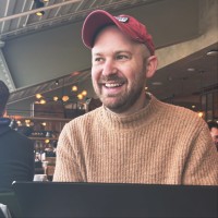 Plum Guide Employee Jonny Tamir's profile photo