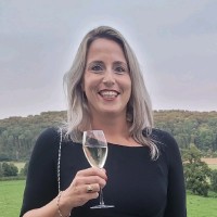 Amanda Breejen Email