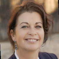 Jacqueline Uil Email