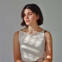 True Botanicals Employee Olivia Neville's profile photo