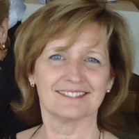 Eminence Organic Skin Care Employee Elaine Komusi's profile photo