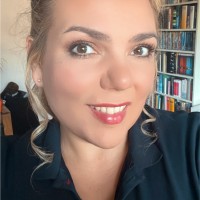 Julia Neumann Email