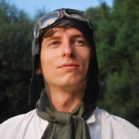 Tomasz Wrona Email