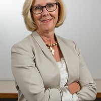 Edina Realty Employee Joleen McFadden's profile photo