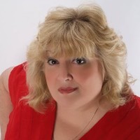 Professional Vocalist/Entertainer Employee Theresa Leoniy's profile photo