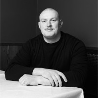 Me:Mo Employee Tom Bradley's profile photo