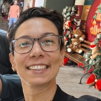 Larissa Oliveira Email