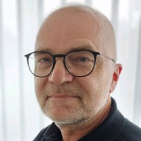 Uwe Kietzmann Email
