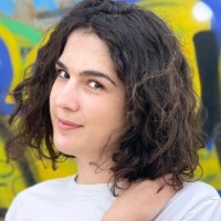 Effie Gialourie Email