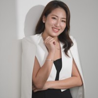 VP Bank AG Employee Cheryl Tan's profile photo