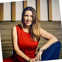 Wedbush Securities Employee Kirsten Campbell Fraunces's profile photo