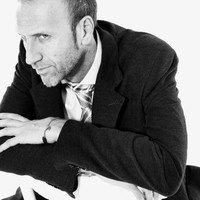 E-mail e número de telefone de Gianni Rusconi