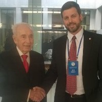 China AWAITS 爱伟资中国 Employee David 耀登's profile photo