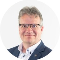 Michél Bakker Email