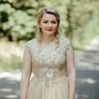Andreea Tusan Email