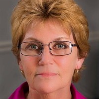 Custom Powder Systems Employee Julie Stringer's profile photo