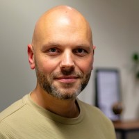 Hans V. Email
