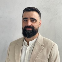 Konrad Nizioł Email