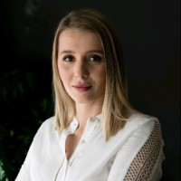 Anna Karas Email