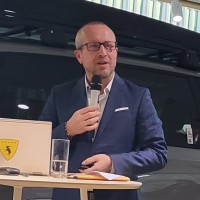 Damian Gucza Email