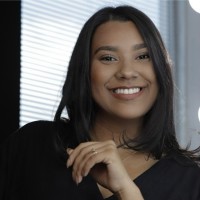 Deskfy Employee Hevelyn Santos's profile photo