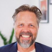 Johan Reinholdz Email