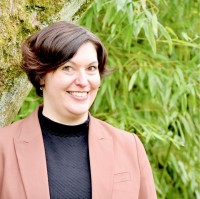 Rebekka Löbbert Email