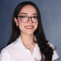 Daniela Flores Email