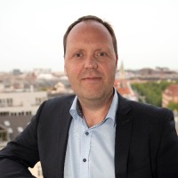 Lars Nielsen Email