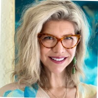 Lush Fresh Handmade Cosmetics North America Employee Karyn Holyk's profile photo