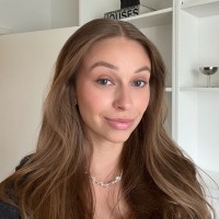 Stine Schou Email