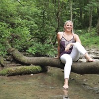 Aquarium Artisans Employee Jennifer Embry's profile photo