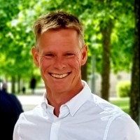 Magnus Oknestam Email