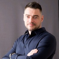 Nicolas Devos Email