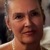 Julia MacMillan Email & Phone Number