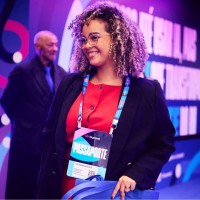 Stefane Novais Email