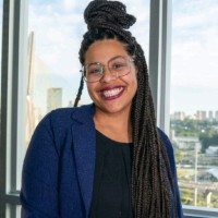 Kezzy Oliveira Email