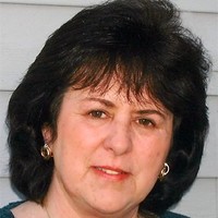Robert DeFalco Realty Employee Rolinda Parmigiani's profile photo
